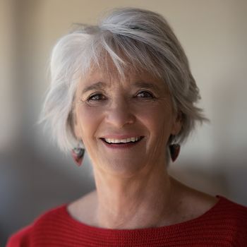 Portrait of Gwen Gilligan, Associate Broker